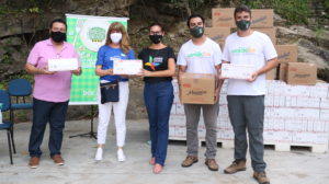 Moinho Cultural recebe caixas de alimentos arrecadados em live de Luan Santana
